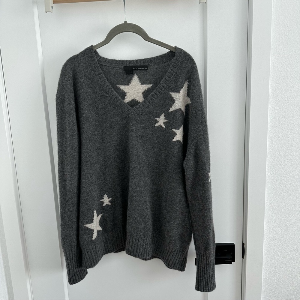 🆕 360 Cashmere Gray Sweater with Stars